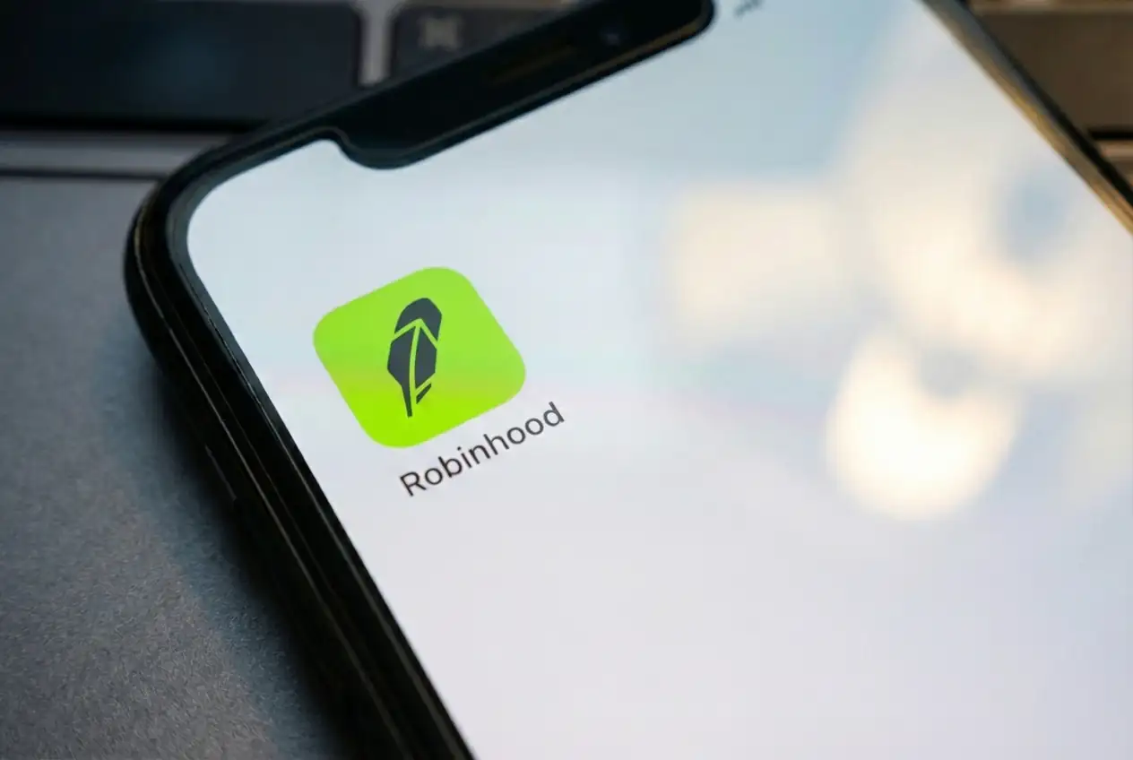 Robinhood's fourth quarter 2025 revenue grew 27% to a record $1.28 billion, capping a record year.